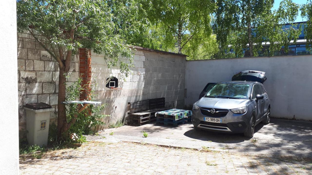 F4 Dans Maison Au Calme Pres Du Centre De Chalons En Champagne Luaran gambar